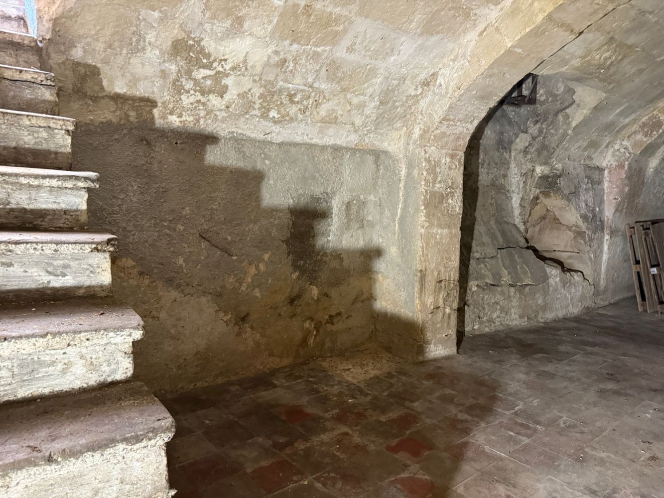  عقار تجاري في Taranto, Italy 80متر مربع رقم 260045