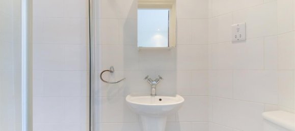 2 bedrooms Apartment in Epsom, United Kingdom No. 9706 34