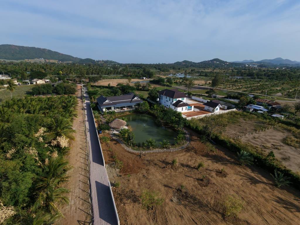 3 bedrooms Villa in Pran Buri, Thailand No. 74014