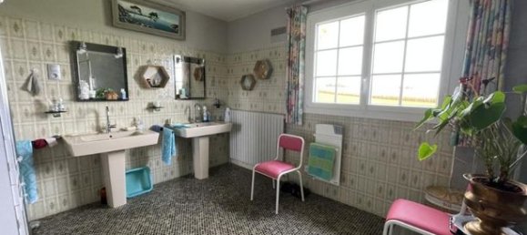 5 bedrooms Villa in Sarthe, France No. 314671 10