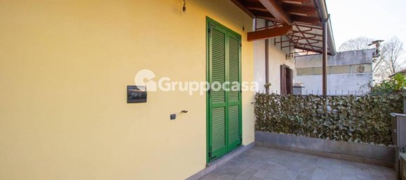 3 rooms House in Bernate Ticino, Italy No. 33676 5