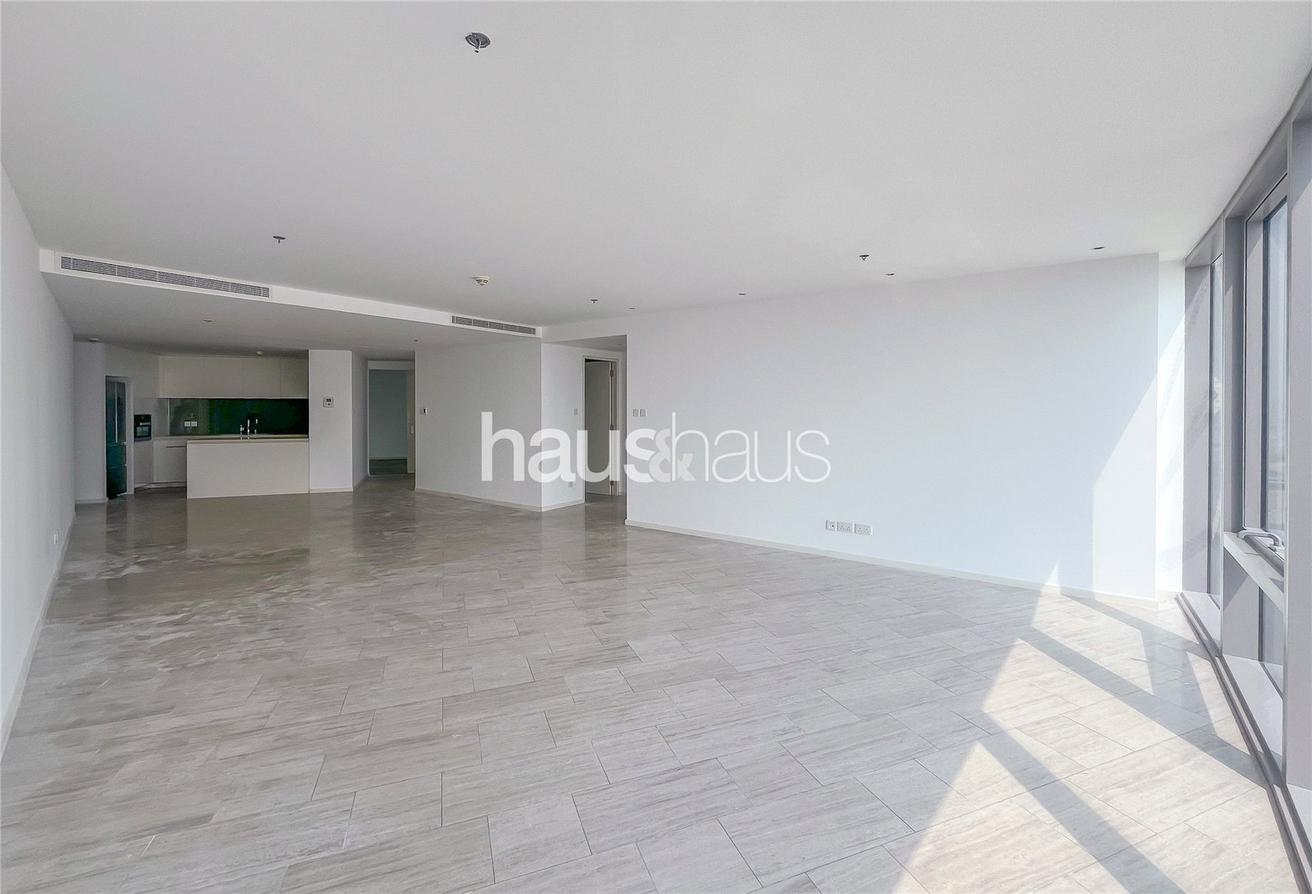 Квартира с 3 спальнями в Culture Village, ОАЭ № 100221