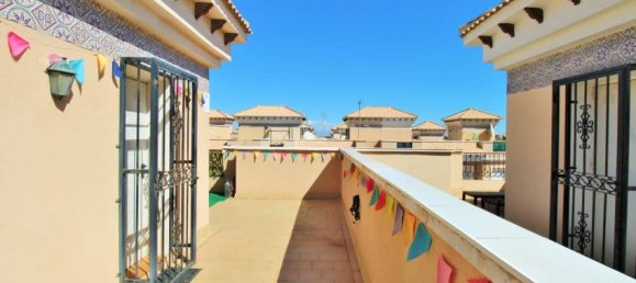 Таунхаус с 3 спальнями в Аликанте, Испания № 159888 24