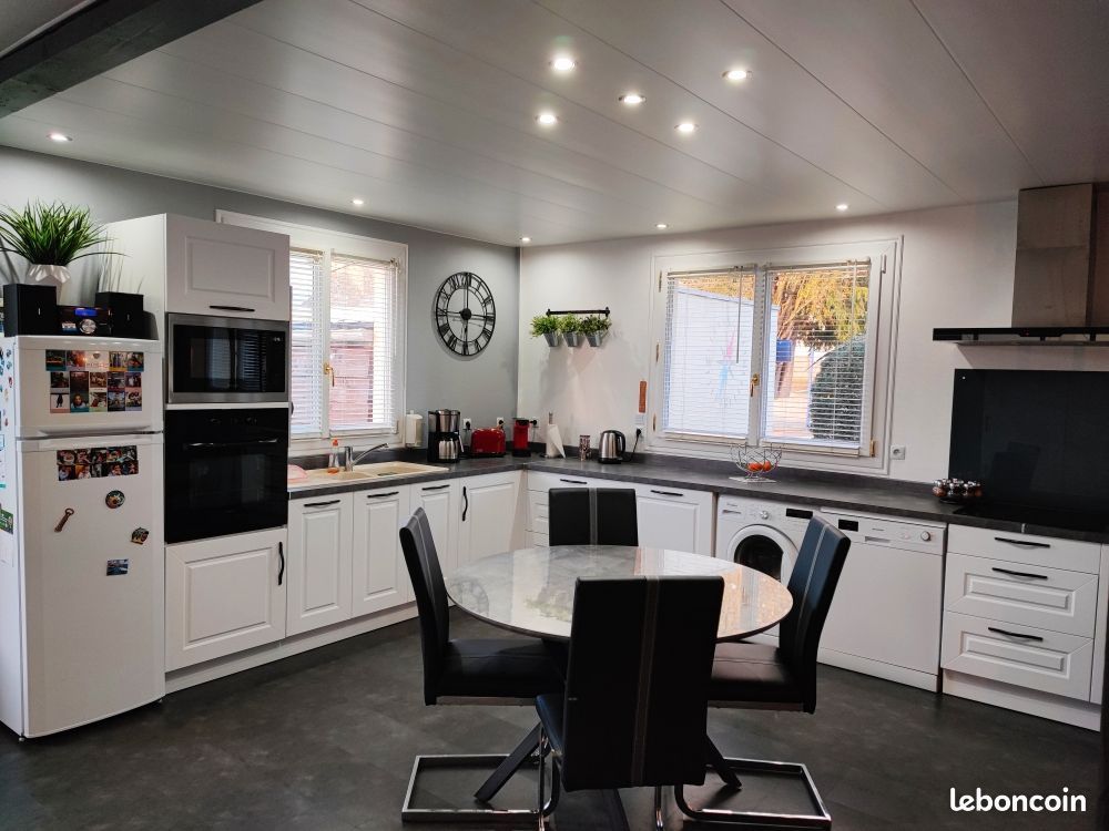 3 chambres Maison à Plémet, France No. 64228