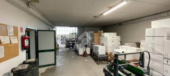 Entrepôt à Chiuduno, Italy 2550m² No. 349474 5