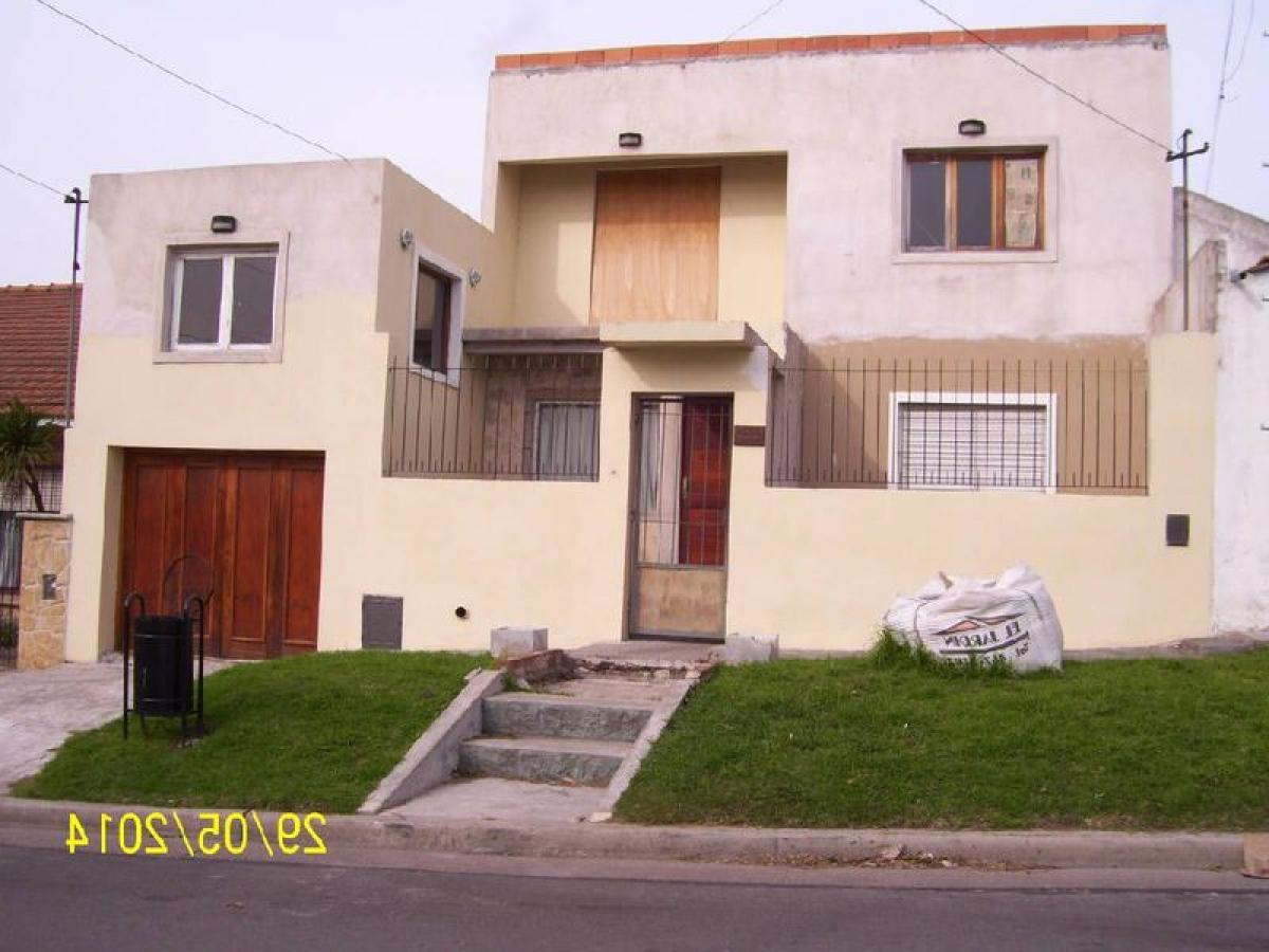 2 bedrooms House in Mar del Plata, Argentina No. 91983