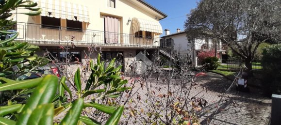 3 rooms House in Cervarese Santa Croce, Italy No. 24509 8