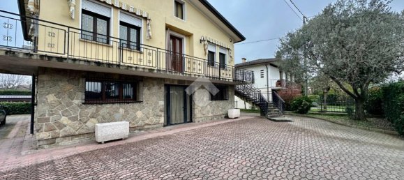 3 rooms House in Cervarese Santa Croce, Italy No. 24509 30