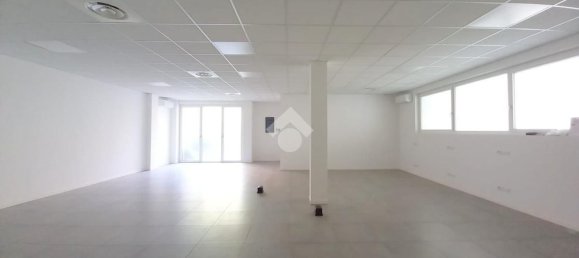 Bureau à Brescia, Italy 130m² No. 213393 10