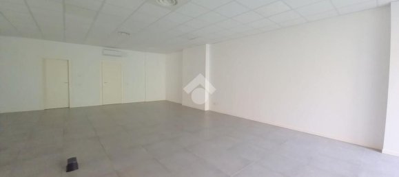 Bureau à Brescia, Italy 130m² No. 213393 2