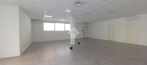 Bureau à Brescia, Italy 130m² No. 213393 4