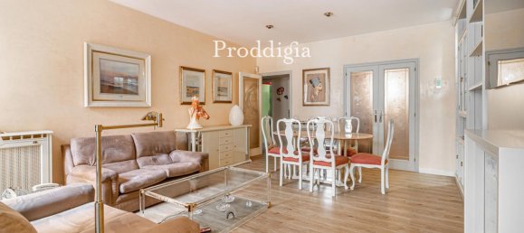 4 bedrooms Apartment in Barcelona, Spain No. 179779 3