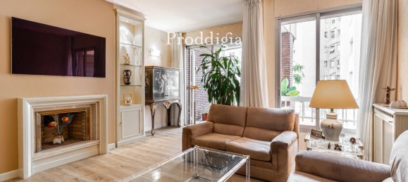 4 bedrooms Apartment in Barcelona, Spain No. 179779 2
