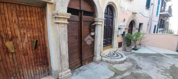 Квартира с 4 комнатами в Алатри, Италия № 155644 28