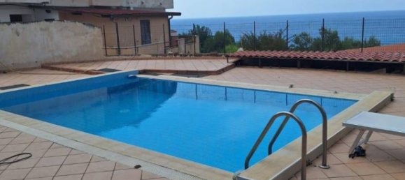 5 bedrooms House in Ricadi, Italy No. 339517 3