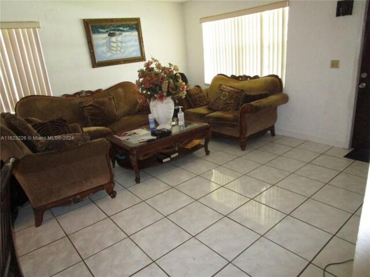 Дом с 3 спальнями в Норт-Майами, США № 392295