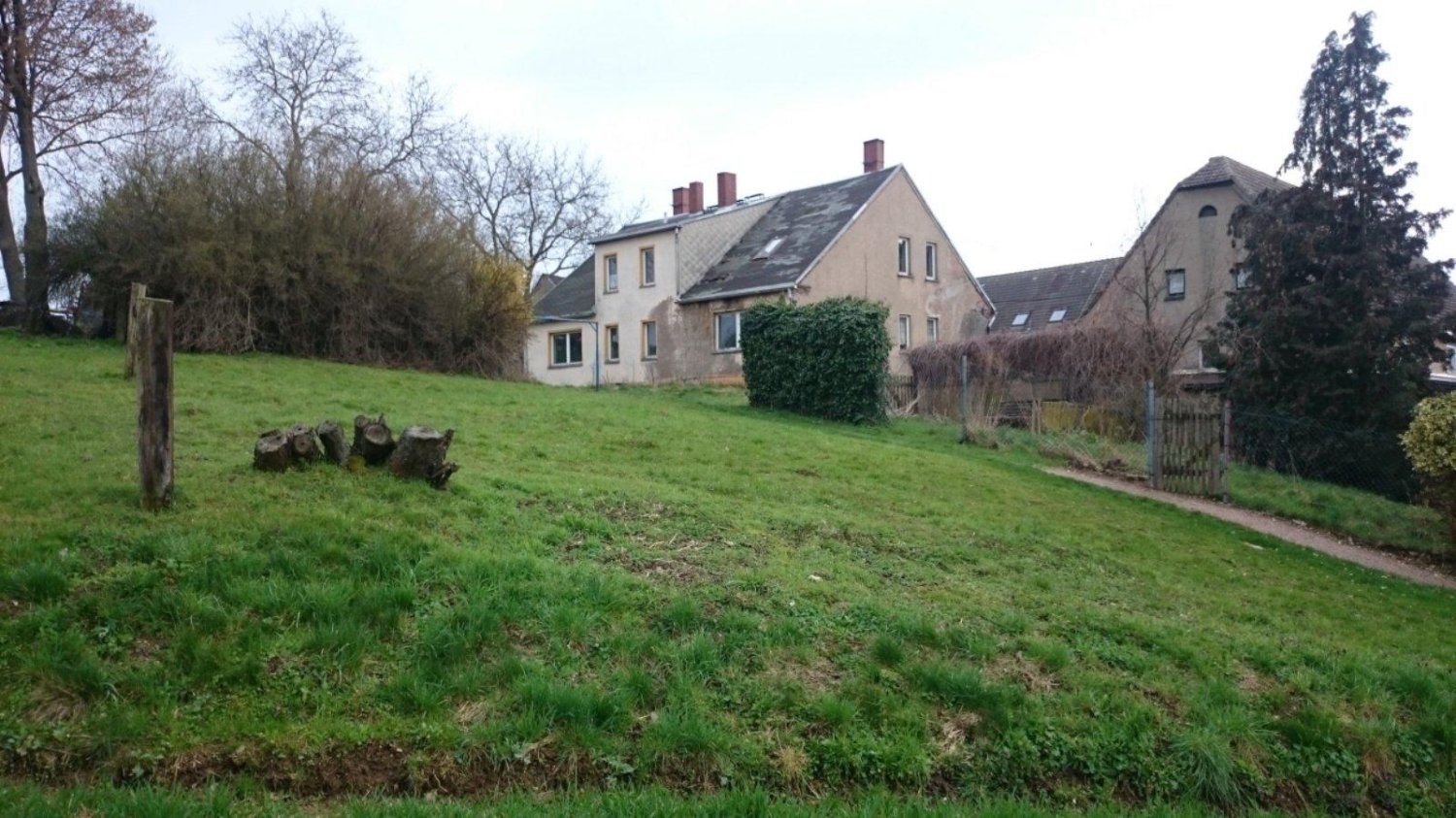  قطعة أرض في Mittelsachsen, Germany 200متر مربع رقم 284523