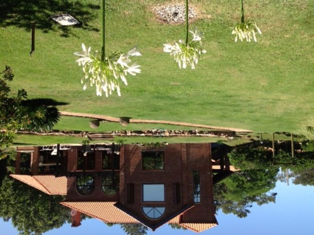 3 bedrooms House in Maldonado, Uruguay No. 906