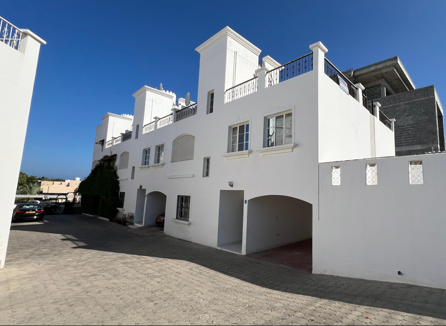 3 bedrooms Duplex in Muscat, Oman No. 1550