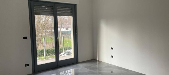 2 bedrooms Apartment in Turin, Italy No. 210462 7