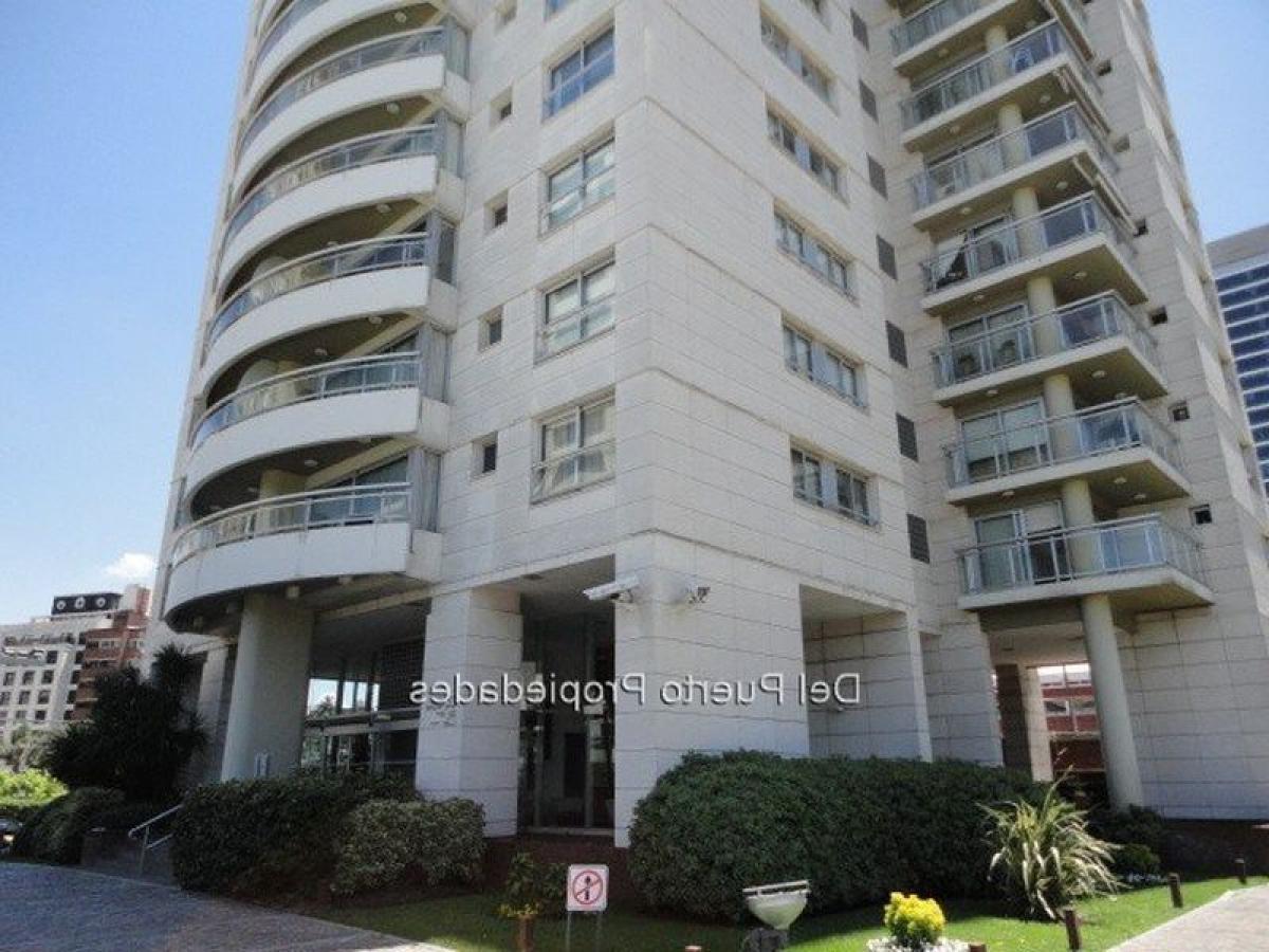 Apartamento de 2 dormitorios en Montevideo, Uruguay No. 3355