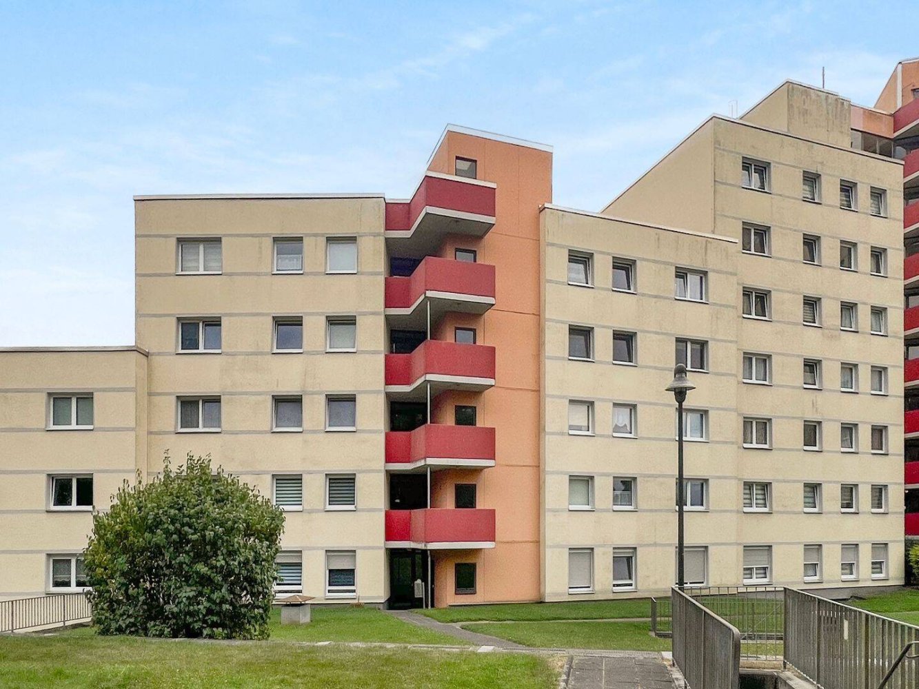 2 bedrooms Apartment in Bergisch Gladbach, Germany No. 272095