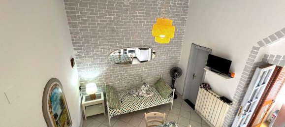 2-salle Appartement à Rosignano Marittimo, Italy No. 220664 28