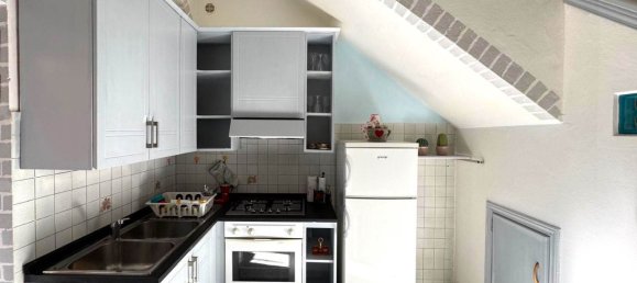 2-salle Appartement à Rosignano Marittimo, Italy No. 220664 8