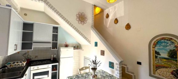 2-salle Appartement à Rosignano Marittimo, Italy No. 220664 6