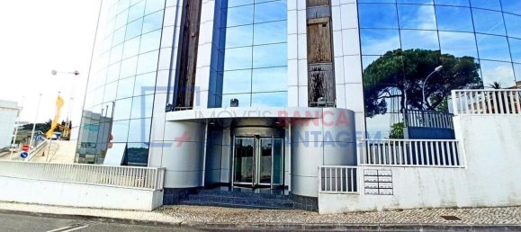 Bâtiment à Oeiras, Portugal 7352m² No. 72203 2