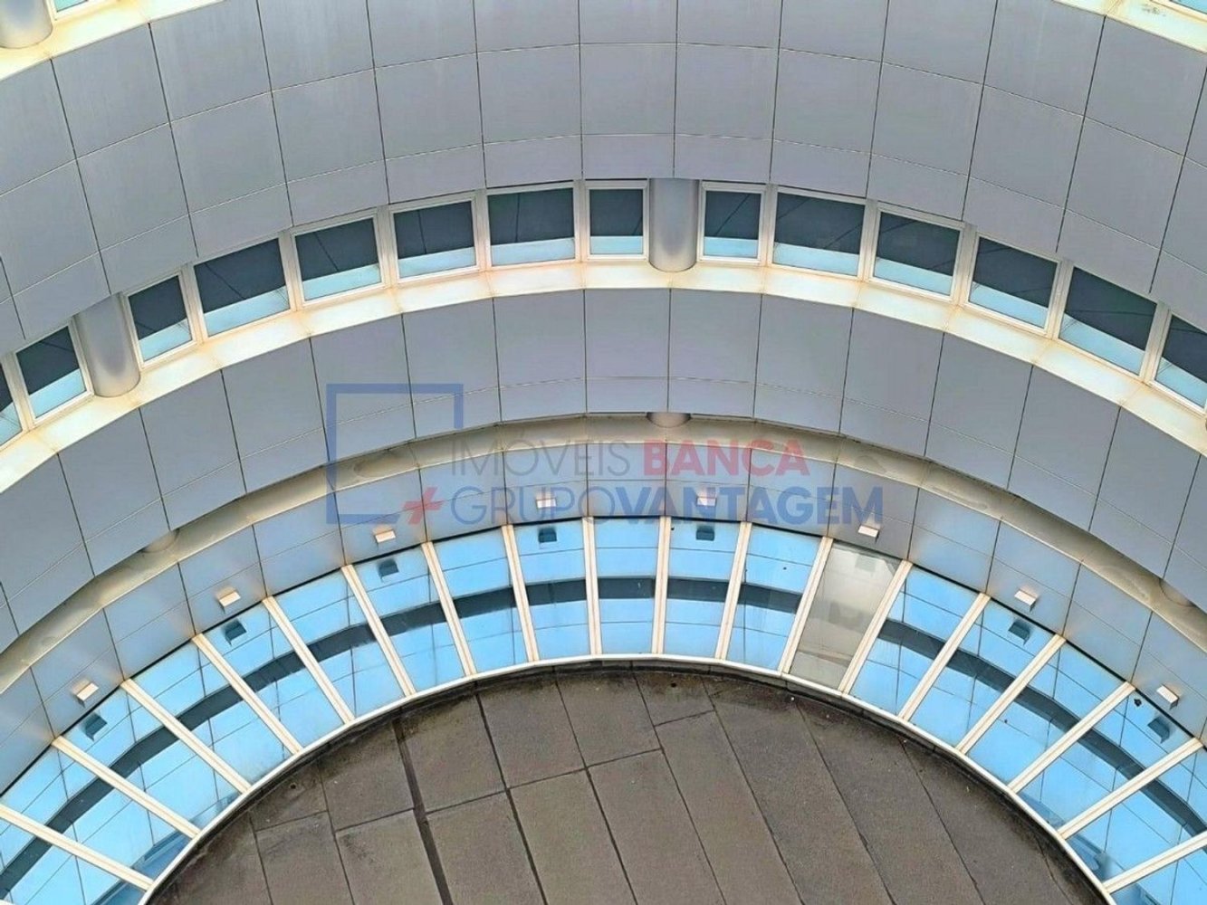 Bâtiment à Oeiras, Portugal 7352m² No. 72203