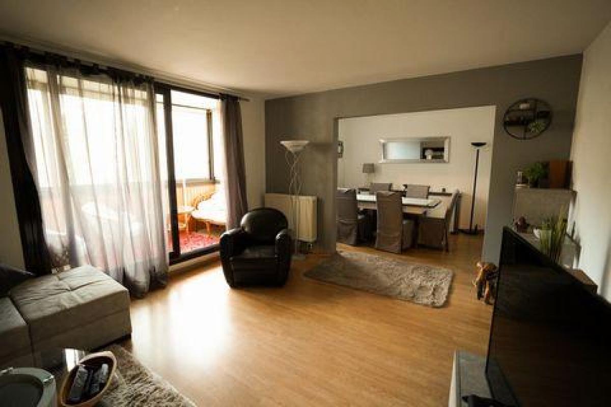 3 bedrooms Condo in Guyancourt, France No. 35570