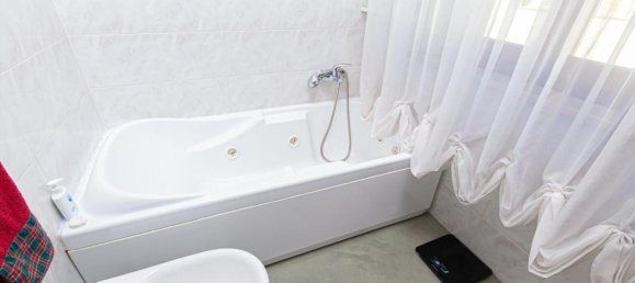 6-salle Appartement à Pontedera, Italy No. 43514 27