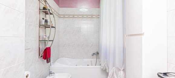 6-salle Appartement à Pontedera, Italy No. 43514 25