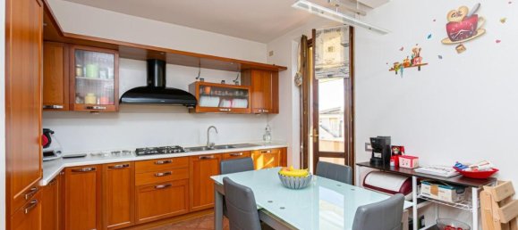 6-salle Appartement à Pontedera, Italy No. 43514 16