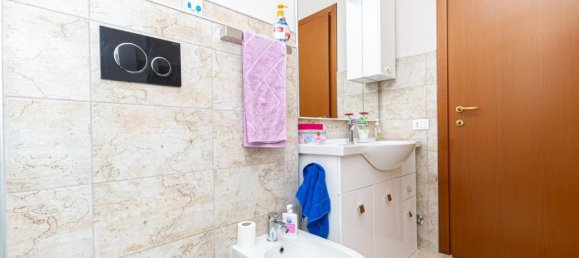 6-salle Appartement à Pontedera, Italy No. 43514 28