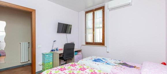 6-salle Appartement à Pontedera, Italy No. 43514 24