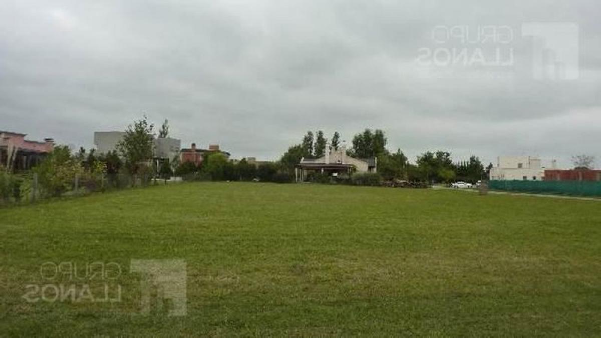  Land in Buenos Aires, Argentina No. 116945