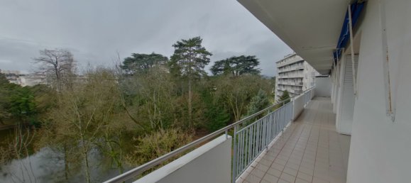 Apartamento de 5 dormitorios en Joue-les-Tours, France No. 71677 3