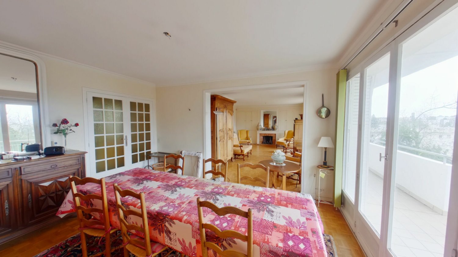 Apartamento de 5 dormitorios en Joue-les-Tours, France No. 71677