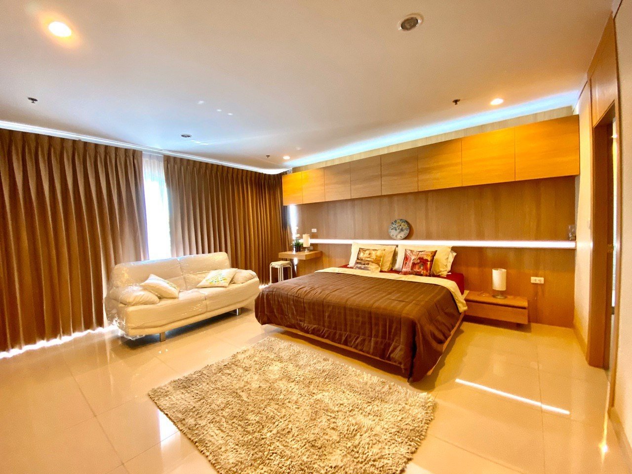 3 bedrooms Condo in Pattaya, Thailand No. 27489