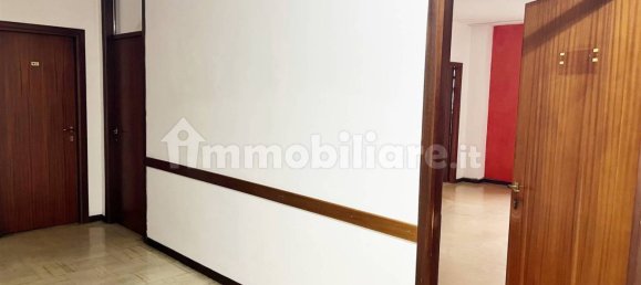 2-salle Bureau à San Giovanni Valdarno, Italy No. 70579 5