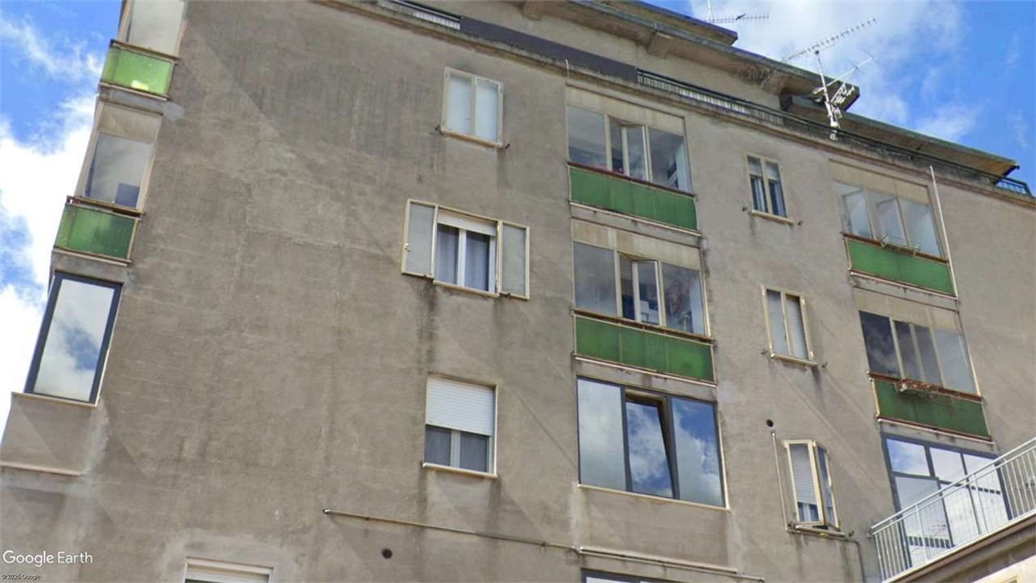 6 rooms Apartment in Zocca, Italy No. 297868