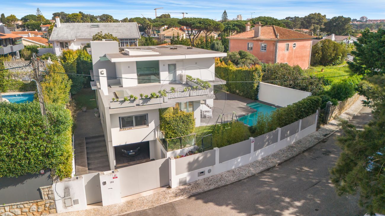 Casa de 4 dormitorios en Cascais, Portugal No. 56356