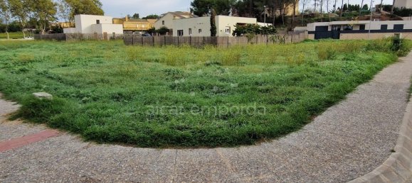  Land in Garriguella, Spain No. 73578 7