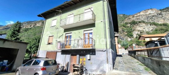4 bedrooms Apartment in Montjovet, Italy No. 340610 3