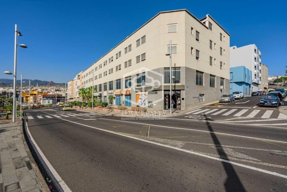 Gewerbliche Immobilie in San Cristobal de La Laguna, Spain 1272m², Nr. 16437
