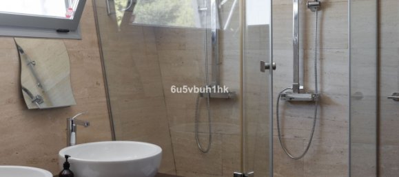 5 bedrooms Villa in Alhaurin de la Torre, Spain No. 135216 13