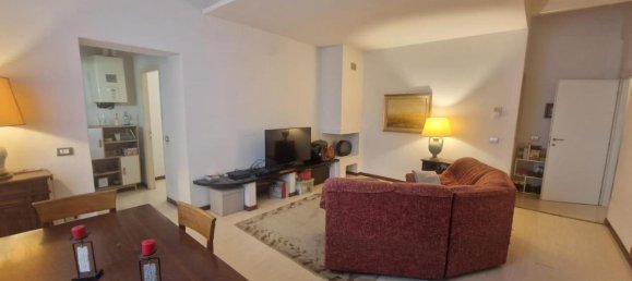 7-salle Appartement à Carrara, Italy No. 32883 2