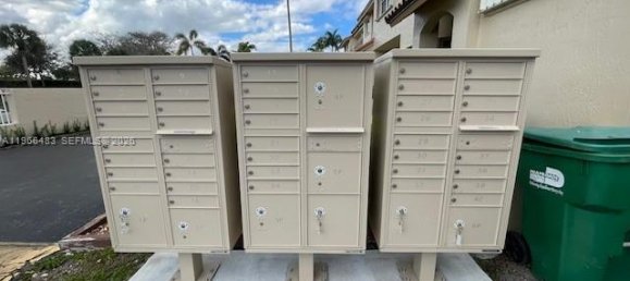 3 dormitorios dúplex en alquiler en Miami, Miami-Dade, Florida, USA № 614385 20